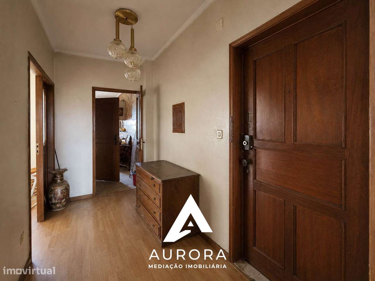 Apartamento T2 com excelente potencial de valorização-5