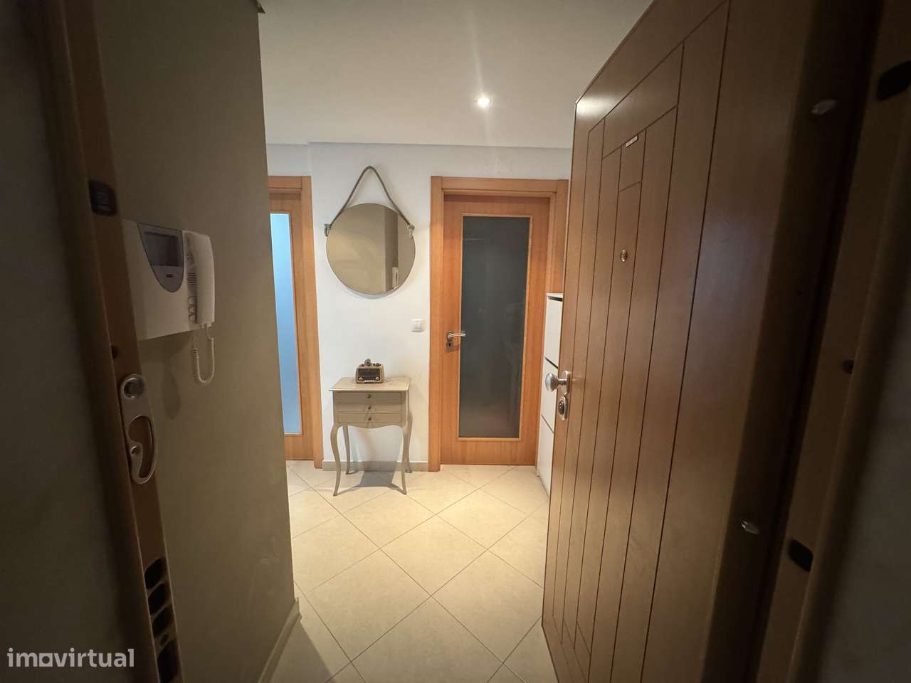 Apartamento T3 , R /C, com varanda, garagem e ar-condicionado - Grande imagem: 2/25