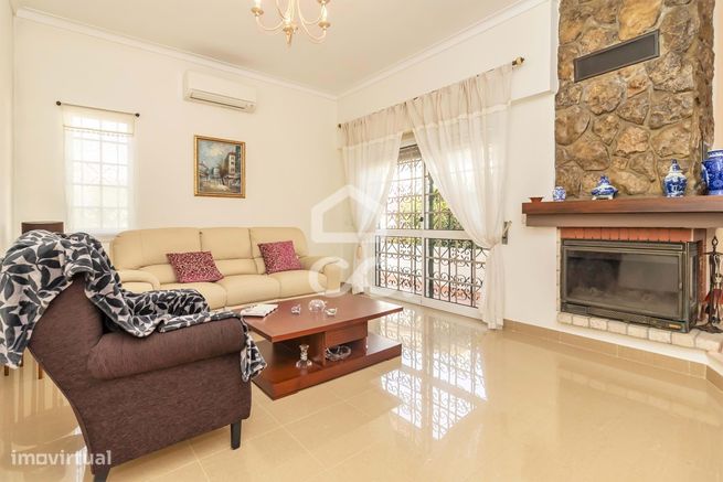 Moradia Isolada T8 em terreno de 1000 m2 em Belverde-18