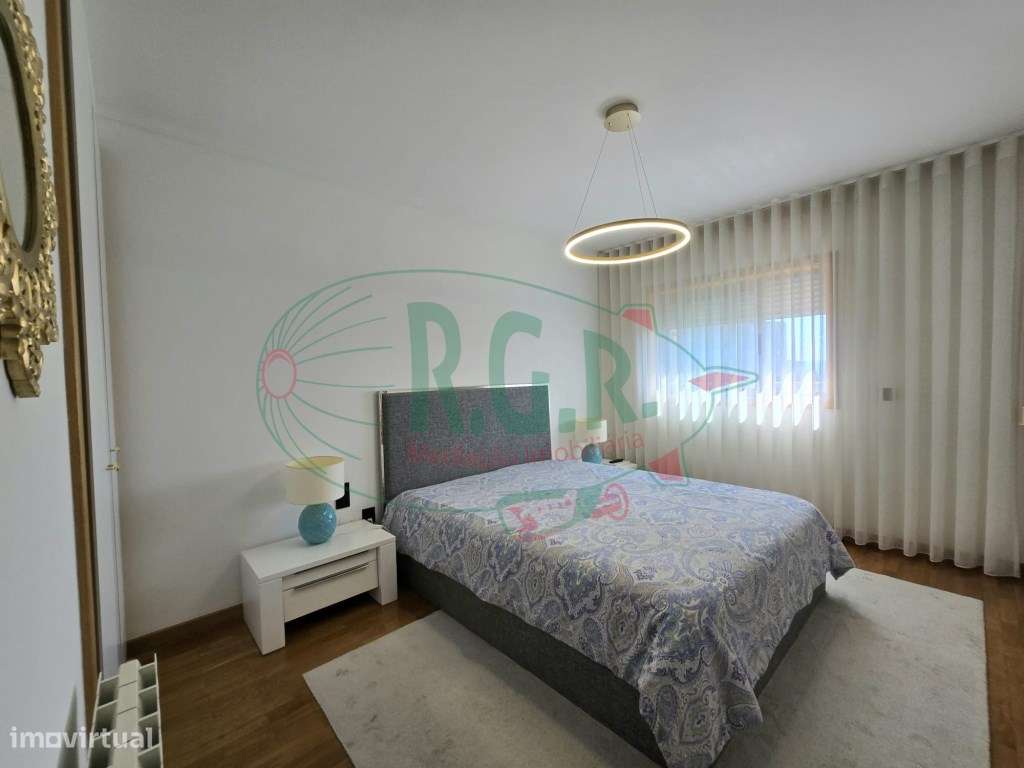 Apartamento T2| Lg Garagem 2 Carros | Localização Central São Cosme-30