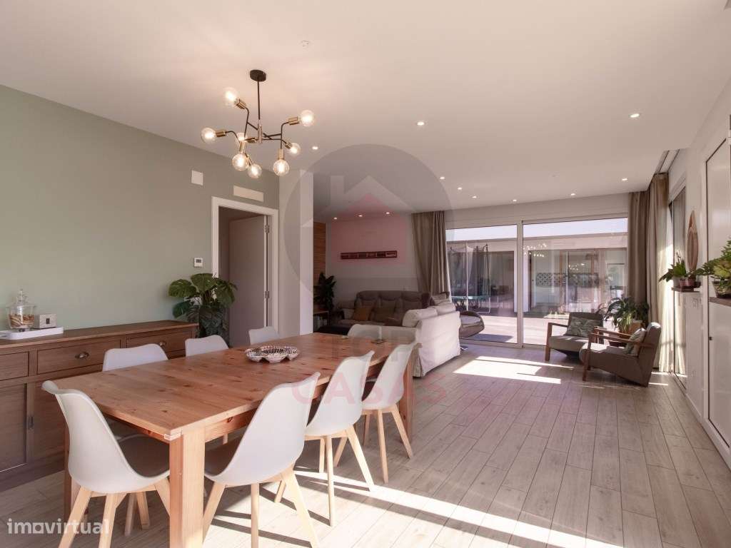 Moradia T4 com Piscina e com Unidades Independentes localizada em S... - Grande imagem: 5/50