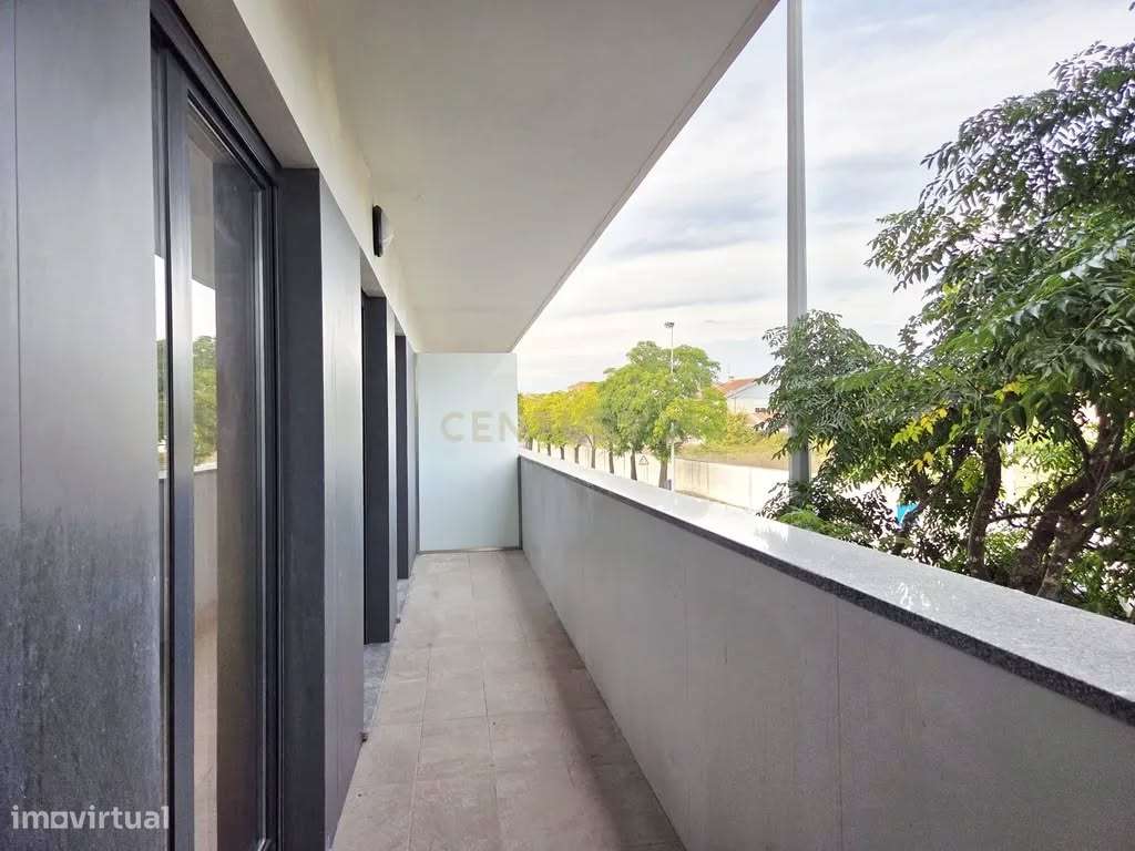 Apartamento T3 Novo com 2 casas de banho e energia A+-27