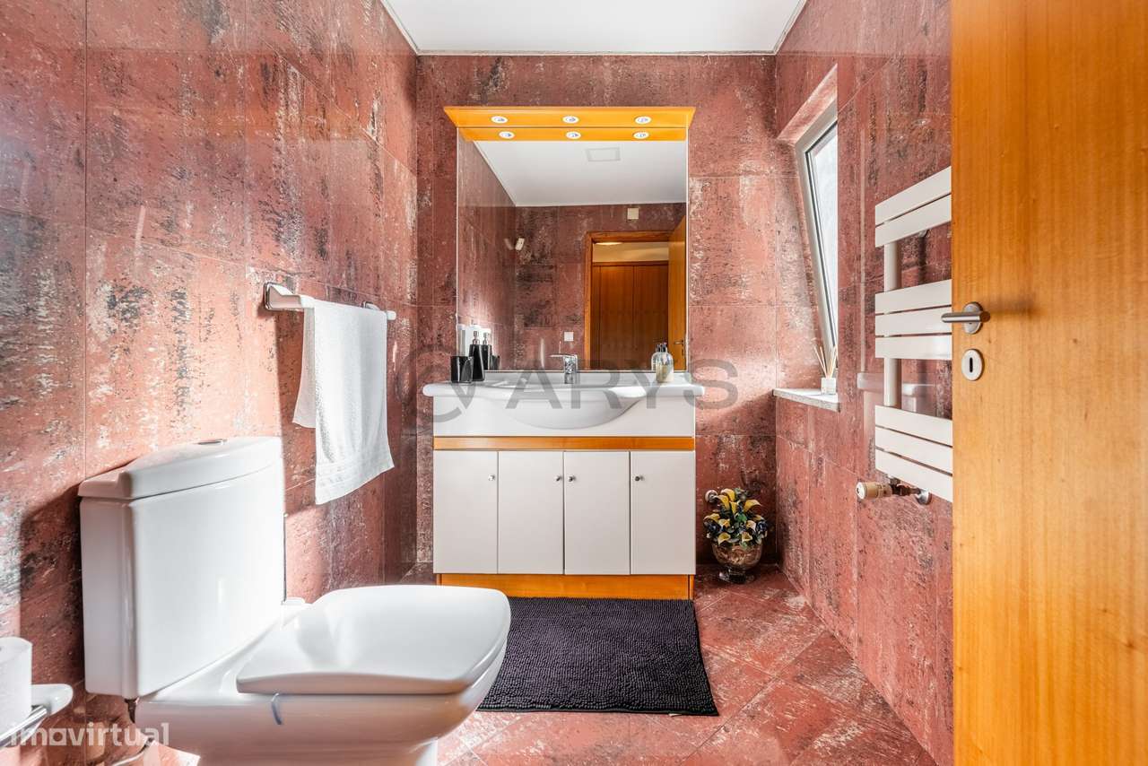 Moradia T4 com Piscina - Nogueira, Braga-10