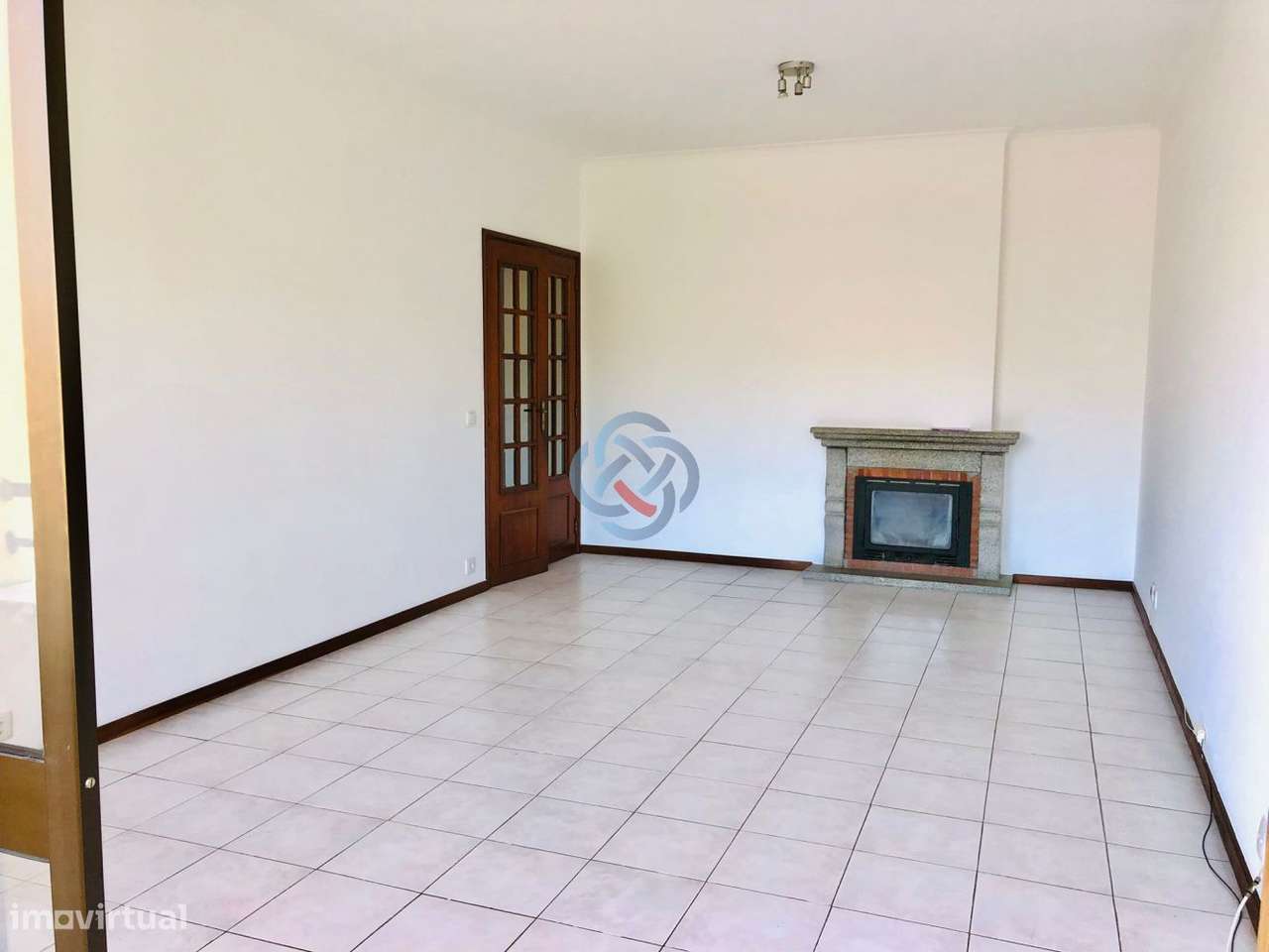 Apartamento T2 no Centro de Arrifana - Grande imagem: 2/13