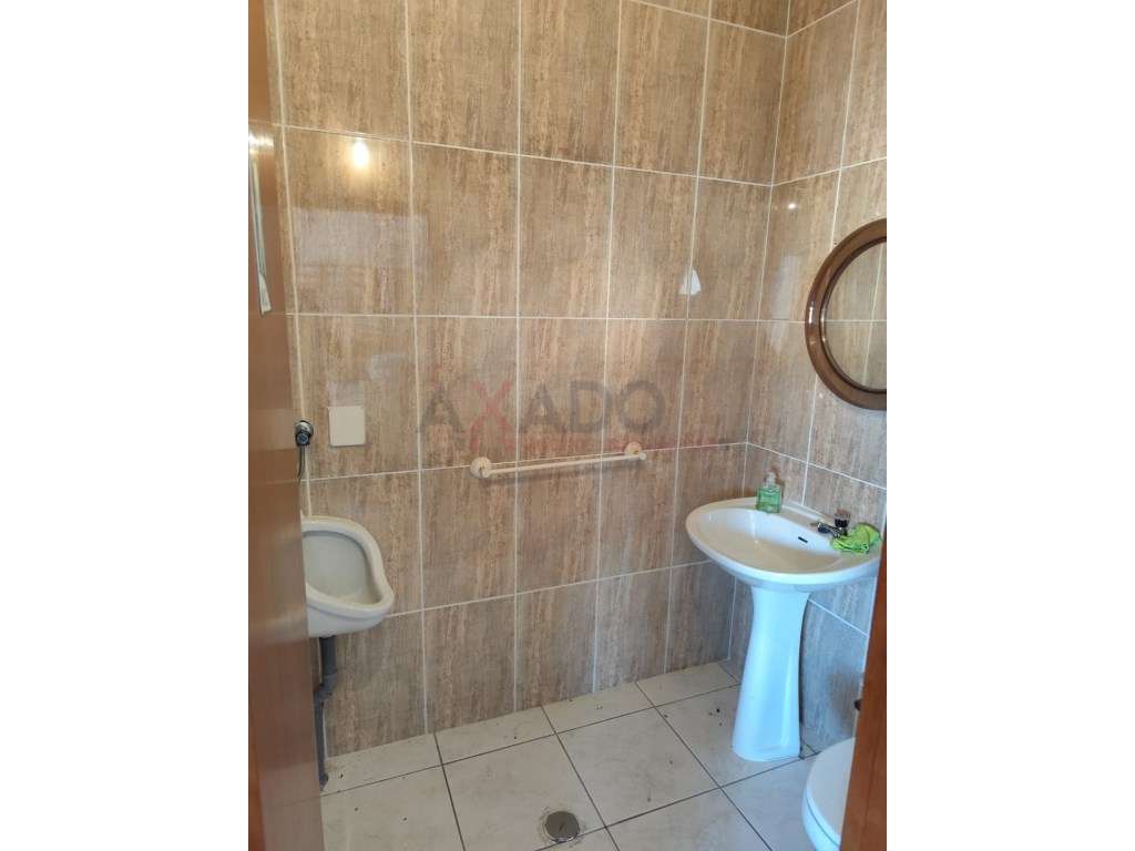 Excelente Armazém /Espaço comercial em Seia - Grande imagem: 5/7