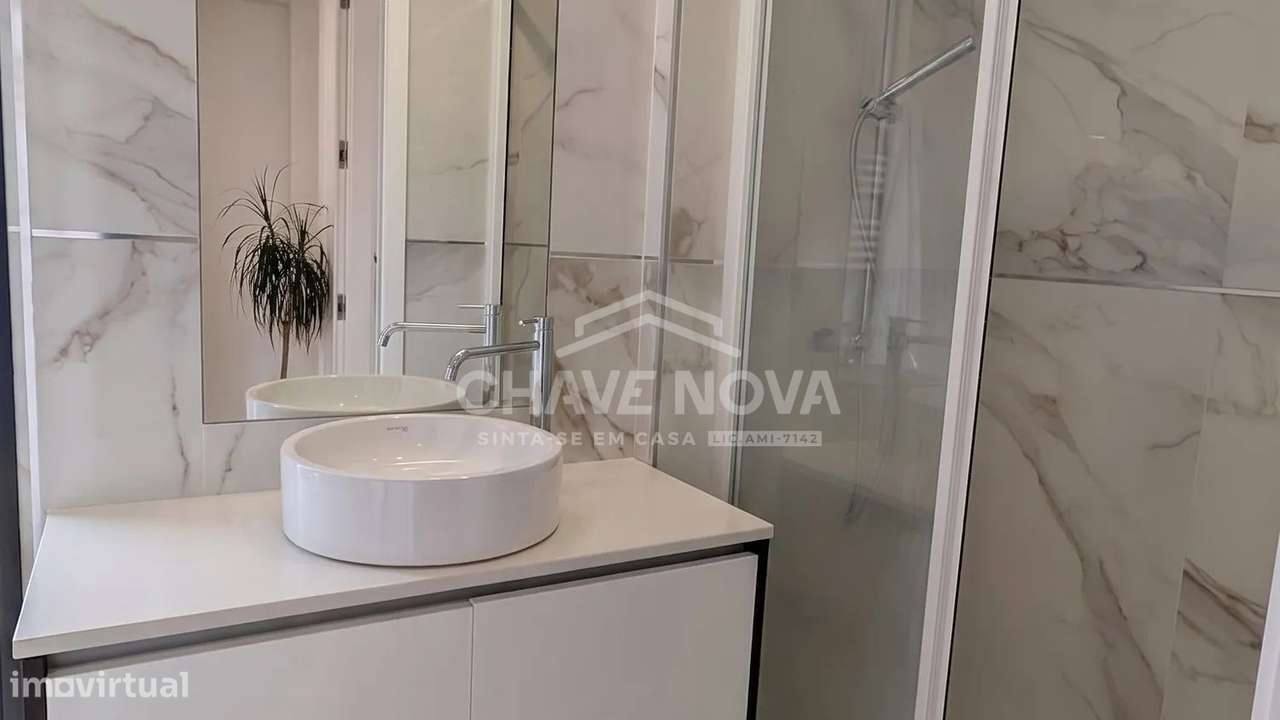 Apartamento T3 c/ Terraço (77.35m2) e Garagem Box em Mafamude-17