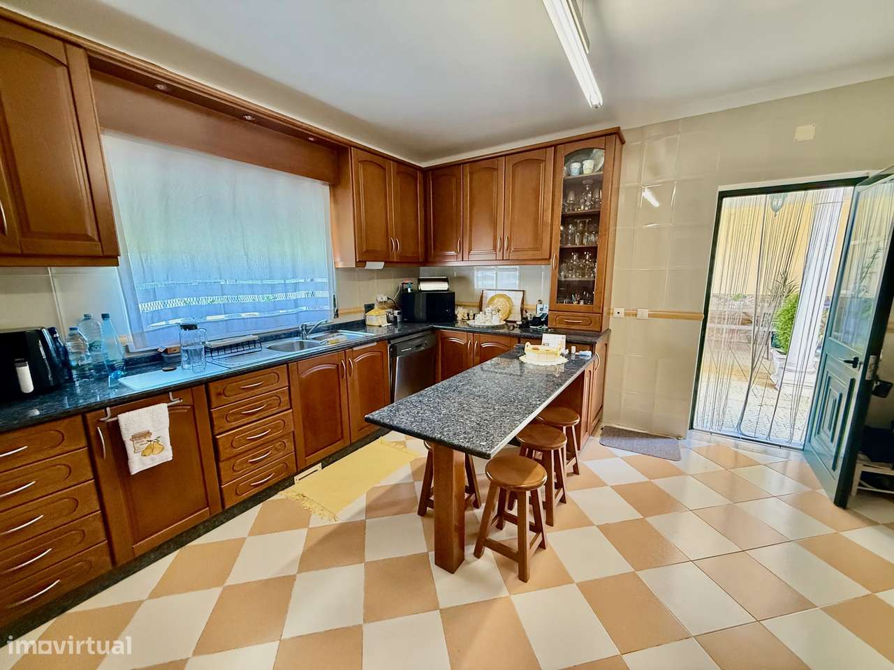 Moradia com garagem e jardim espaçoso - entre Caldas Rainha e Óbidos-10