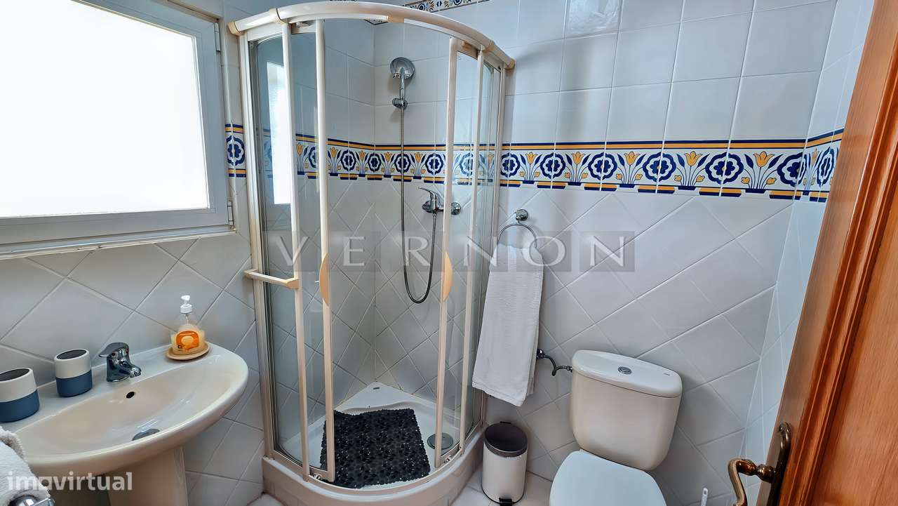 Algarve, para venda, moradia T5 primeira linha do mar com piscina aque-39