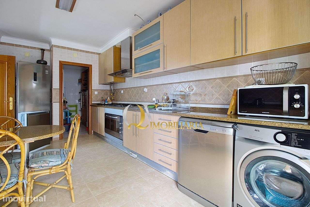 Excelente Moradia V4 para venda sita nos Jardins da Parede-28