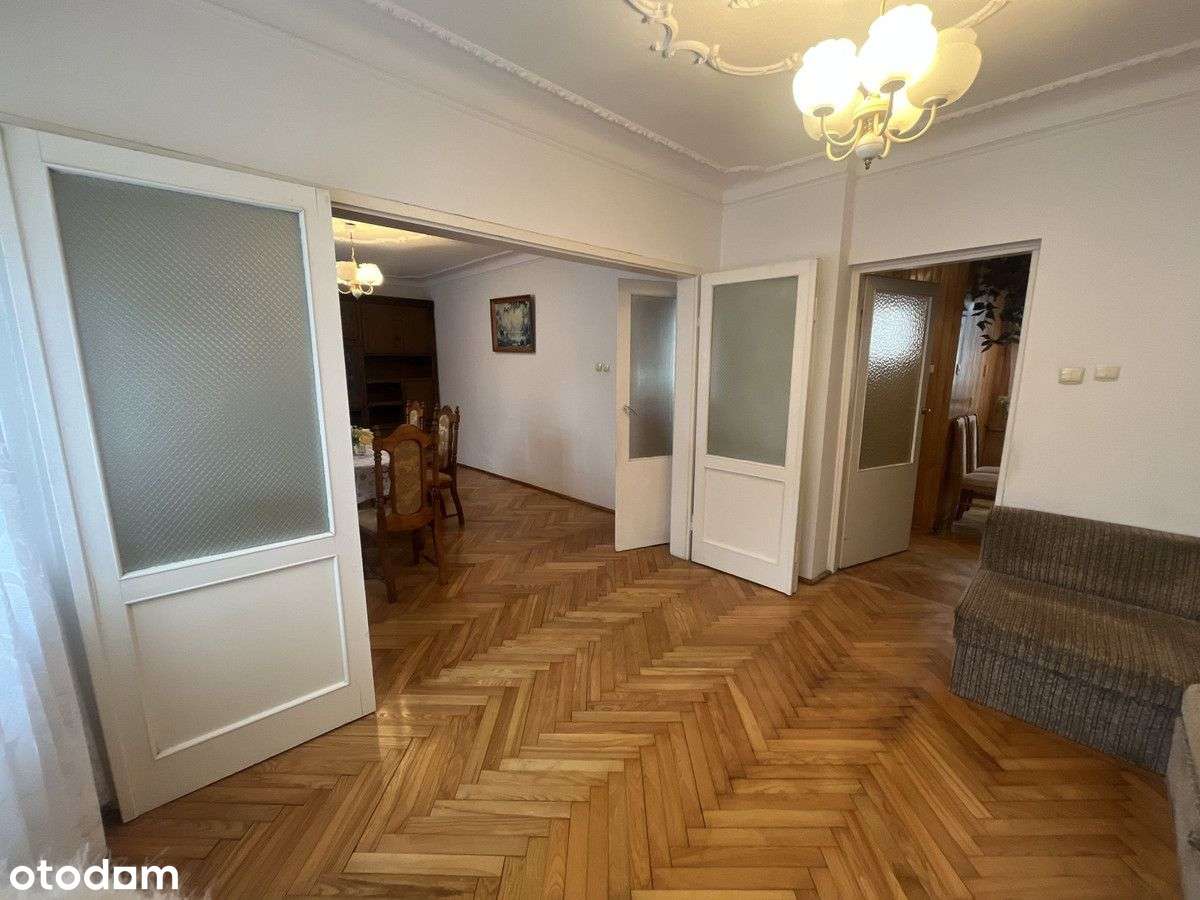 Dom 250m2, działka 944m2; ul. Poświątne-18