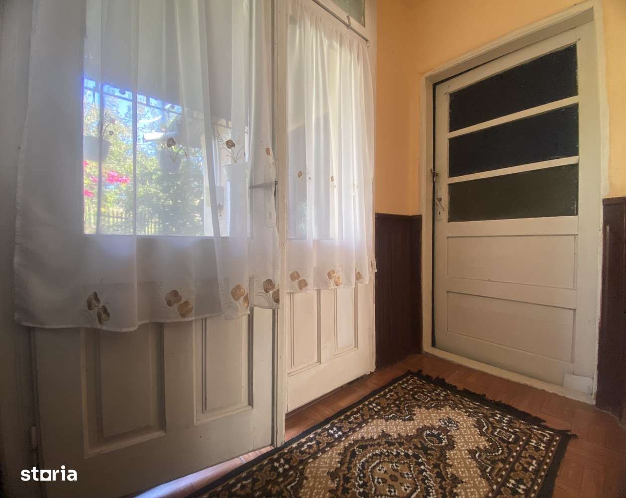 De vanzare: casa in inima unei superbe zone de deal, Valeni-Dambovita-13