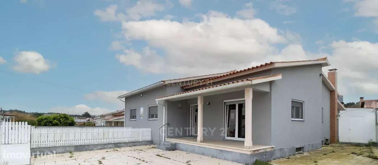 Moradia T3 Térrea Individual em Marinha Grande - Grande imagem: 3/40