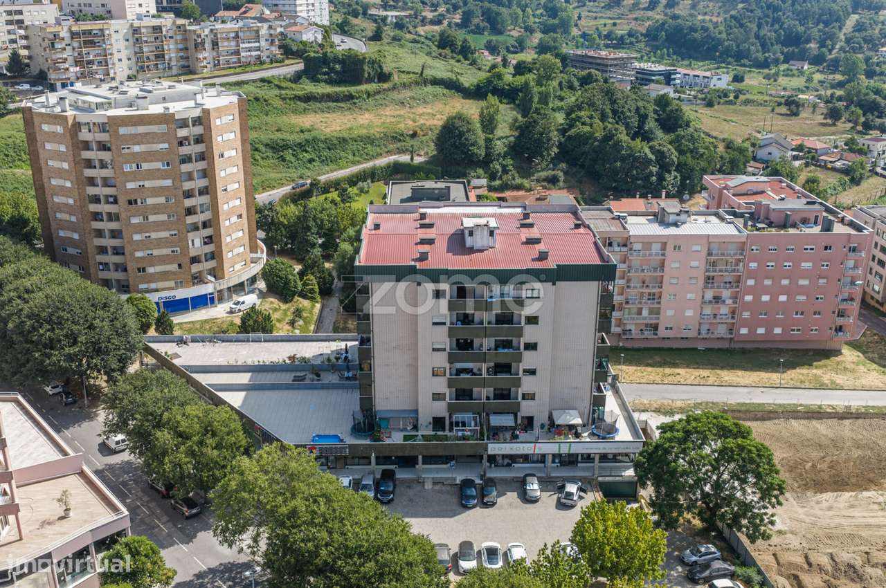 Apartamento T3 com áreas generosas, vistas deslumbrantes e localiza...
