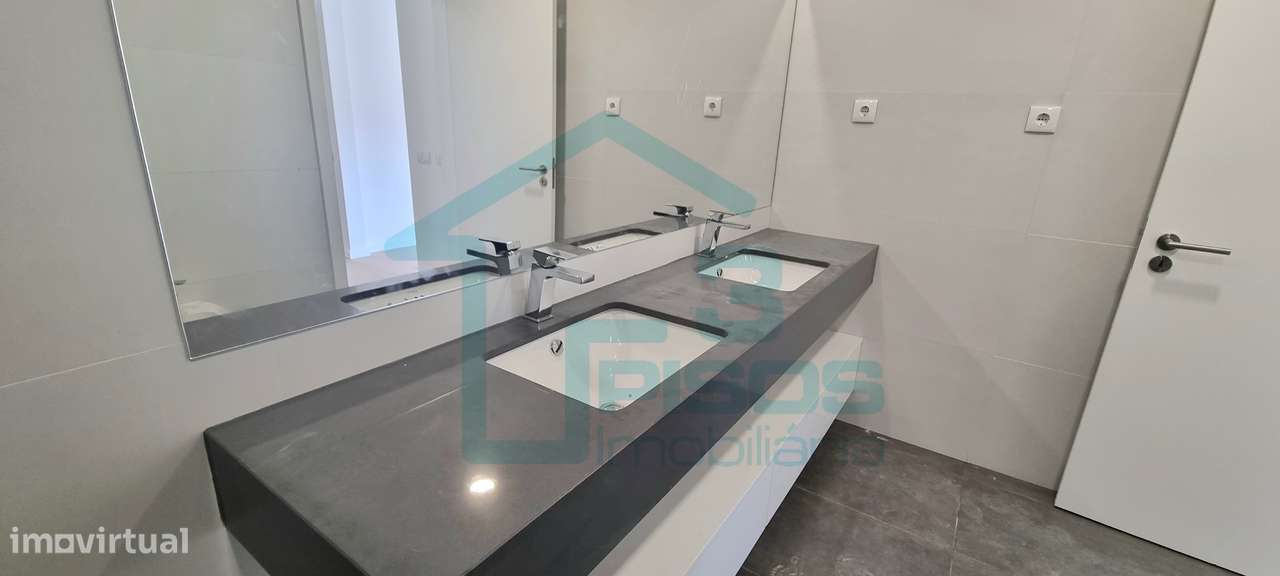 Moradia V4+1 com piscina - Costa da Caparica - Almada-33