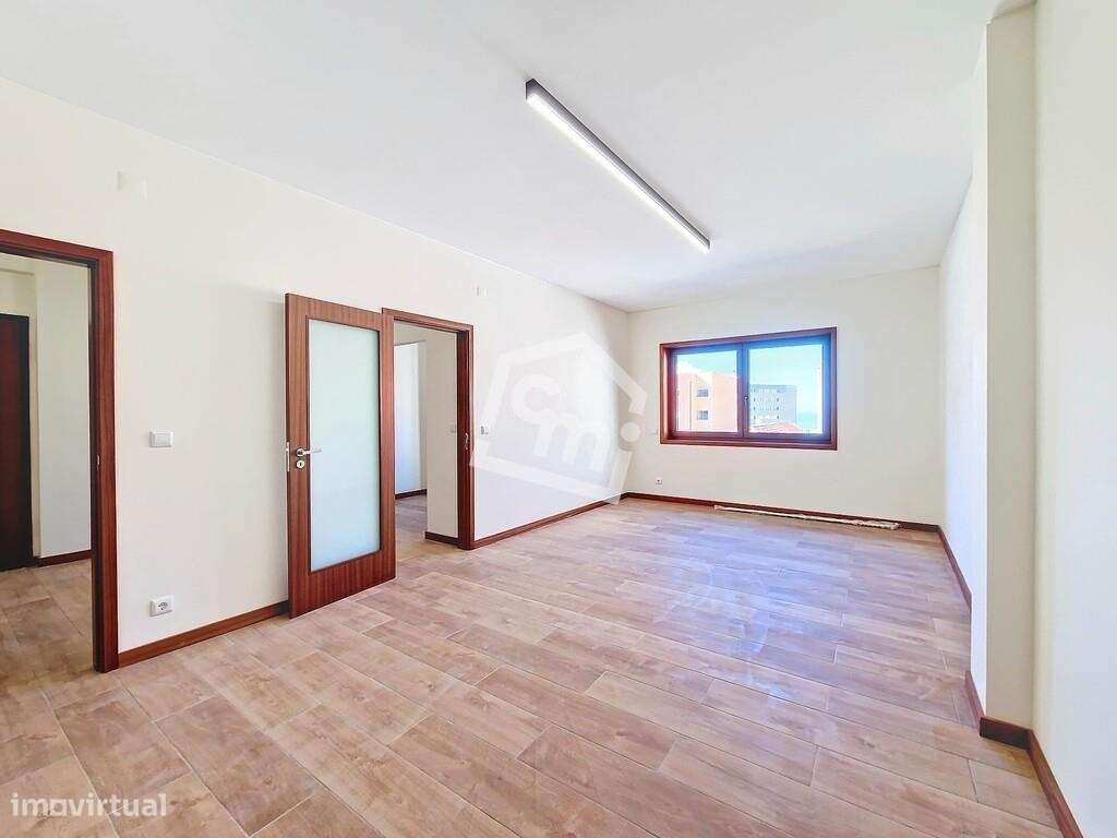 Venda de T3 na Marginal de Matosinhos com Garagem-6