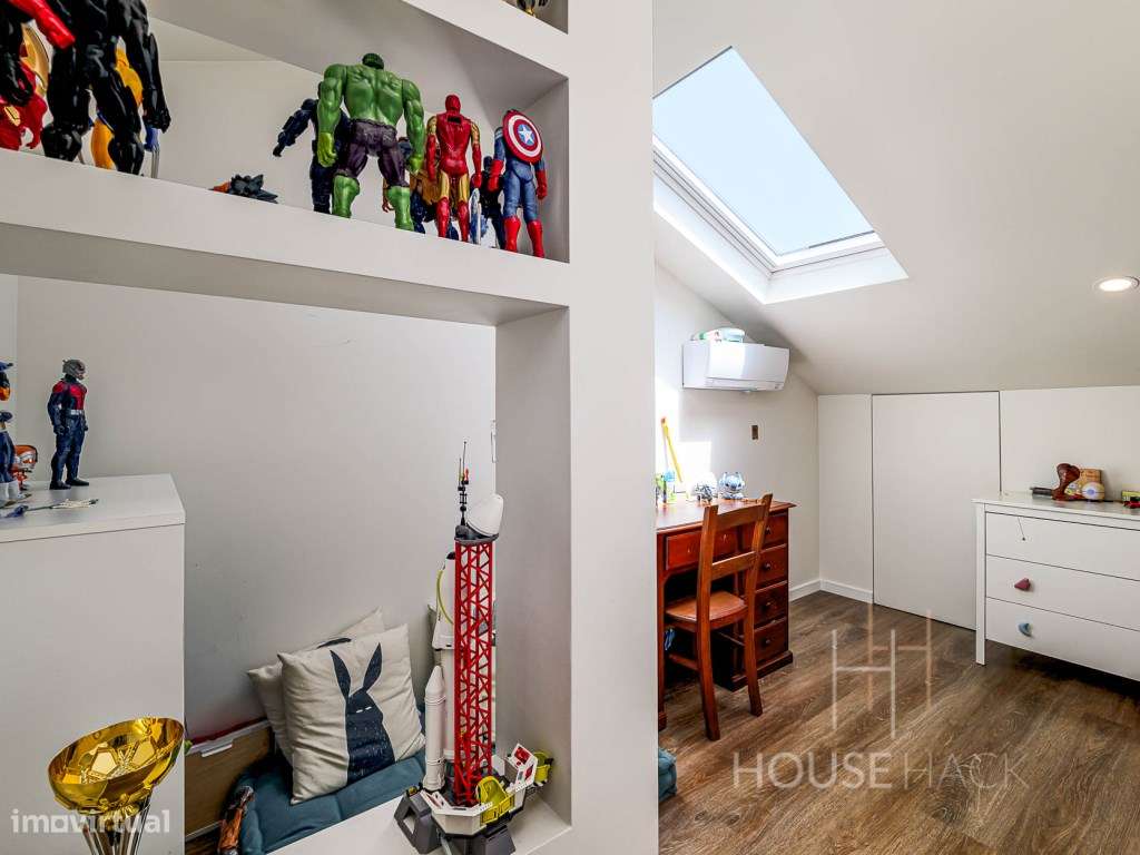 T2+2 Duplex Renovado com parqueamento e arrecadação-24