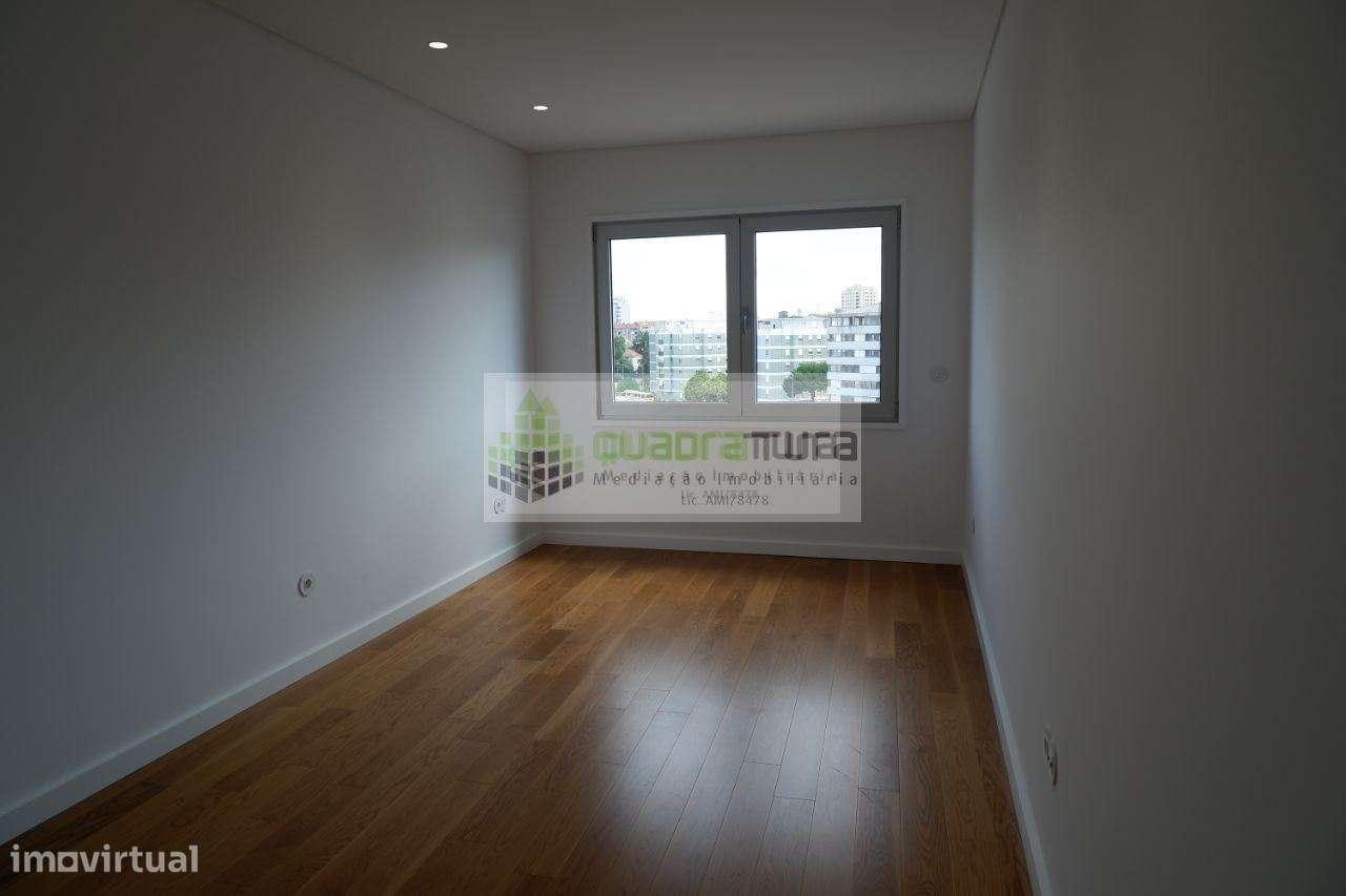 Apartamento T2+1 | Boavista | junto à Rotunda | Totalmente restaurado-7