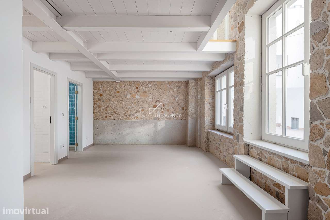 Moradia T2+1 encantadora, historicamente renovada, na zona antiga de P - Grande imagem: 5/34