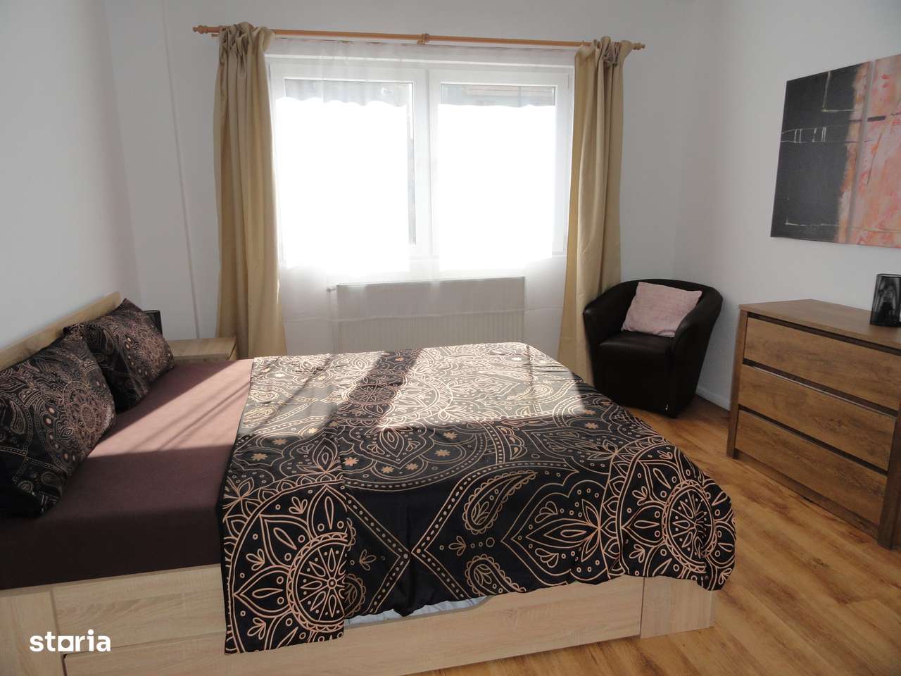 Apartament 3 camere decomandat etaj 1 Bdul Revolutiei renovat, mobilat - Imagine principală: 3/20