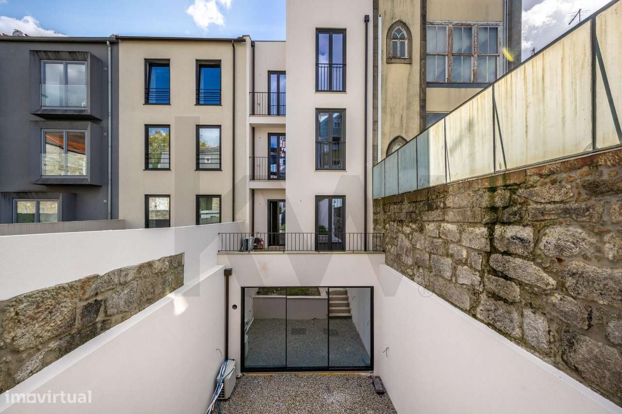 Apartamento T2 no Centro do Porto - frente ao Hospital Santo António - Grande imagem: 4/32