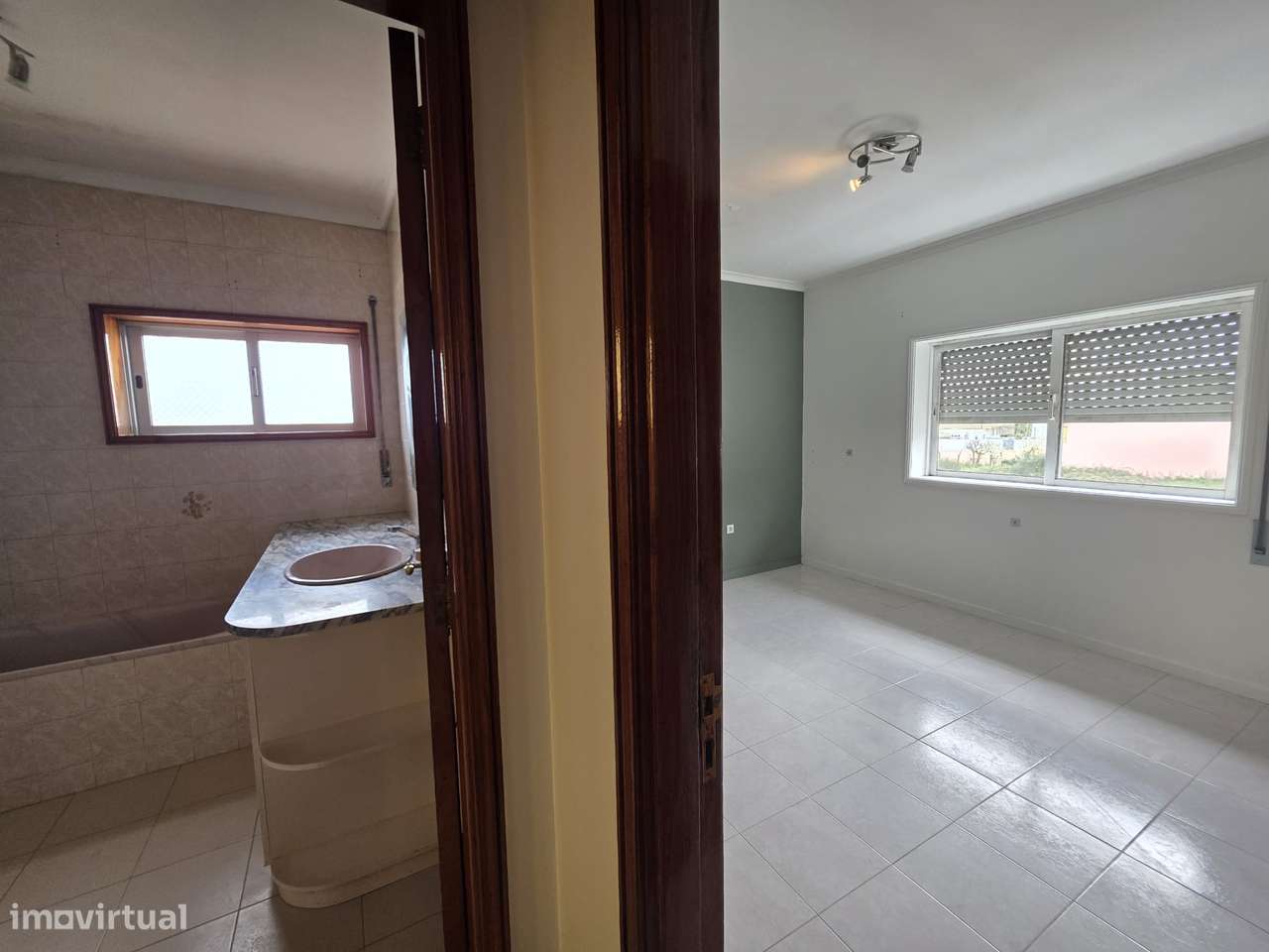 Troque o seu apartamento por uma moradia de 4 frentes em Argoncilhe-15