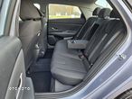 Hyundai Elantra 1.6 Executive CVT - 11