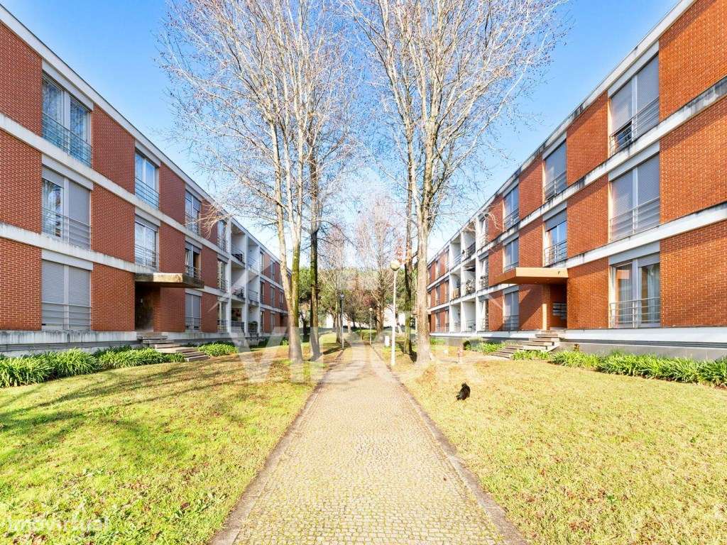 T2 com 130 m² | 105 m² de Área Privativa + Garagem e Arrumos-18