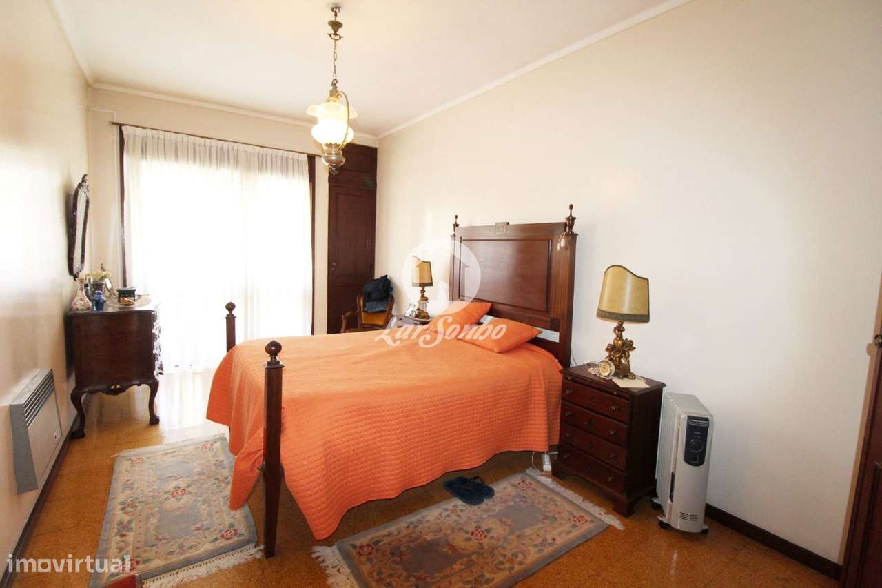 Moradia T4 no Centro da Póvoa de Varzim - Grande imagem: 4/28