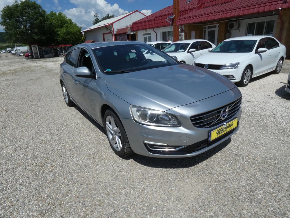 Volvo V60 I [2010 - 2018] D6 Plug-In-Hybrid AWD Geartronic Momentum 2013