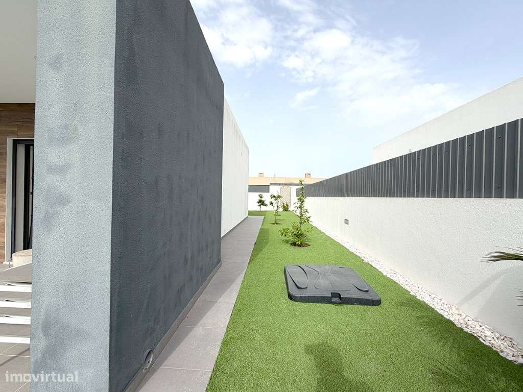 Moradia T4 térrea com 230m2 em condomínio privado, Azeitão-30