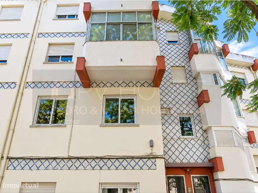 Apartamento T3 totalmente remodelado | Suíte | 2 WC | Próximo da Es...-13