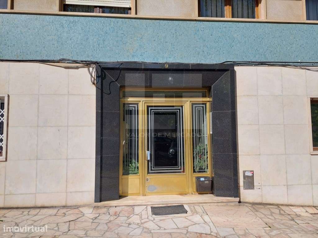 Apartamento T3 EM REMODELAÇÃO, 5º andar, Rua Engenheiro Nobre Guedes-13