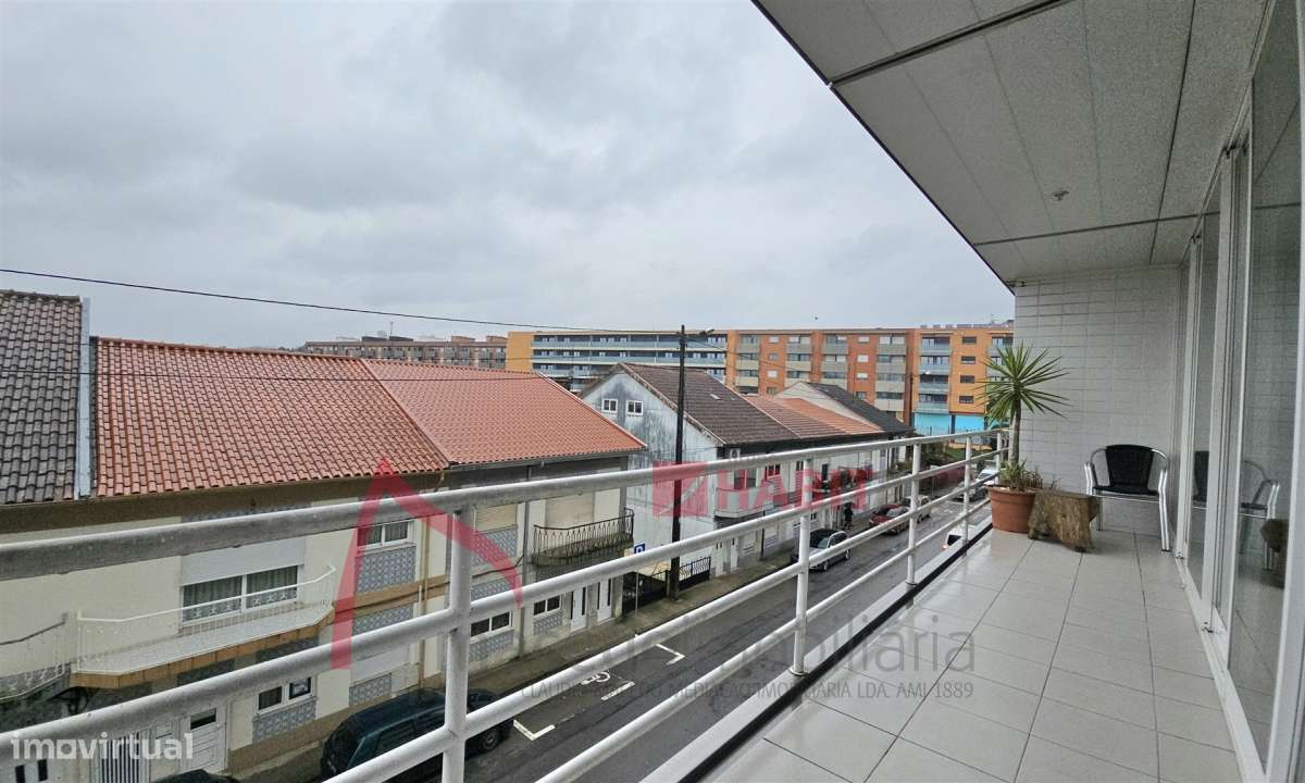 Apartamento T3 com 2 frentes e varandas em Ferreiros – Braga  O Seu Ap-31