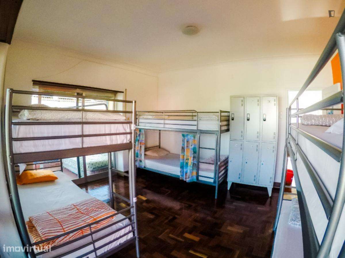 Cama - localizado em Carcavelos Lisbon - Grande imagem: 4/6