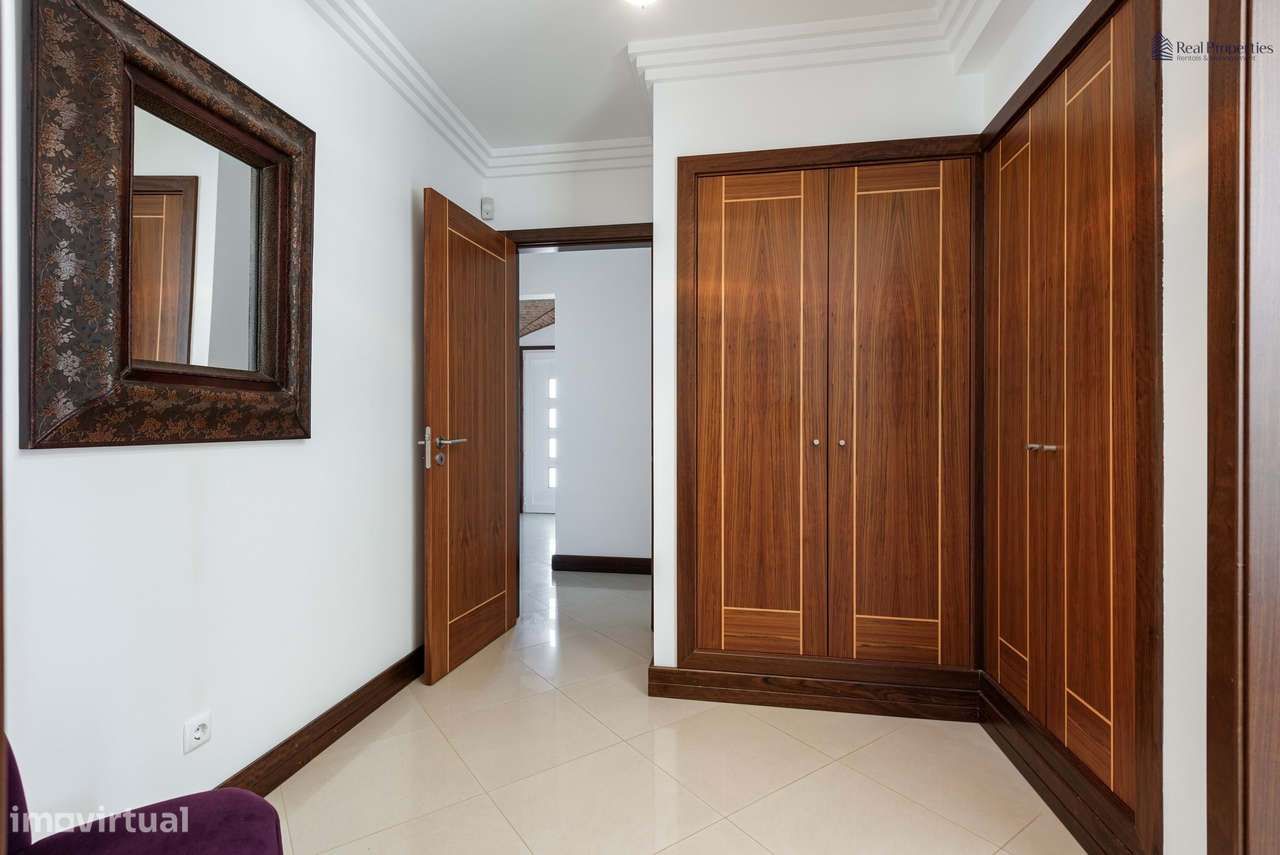 Moradia Térrea T4 Isolada em Albufeira – Um Refúgio de Luz, Conforto e-14