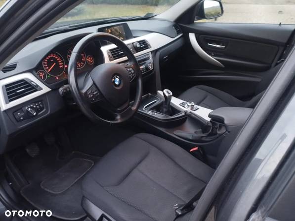 BMW Seria 3 318d - 15