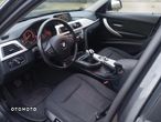 BMW Seria 3 318d - 15