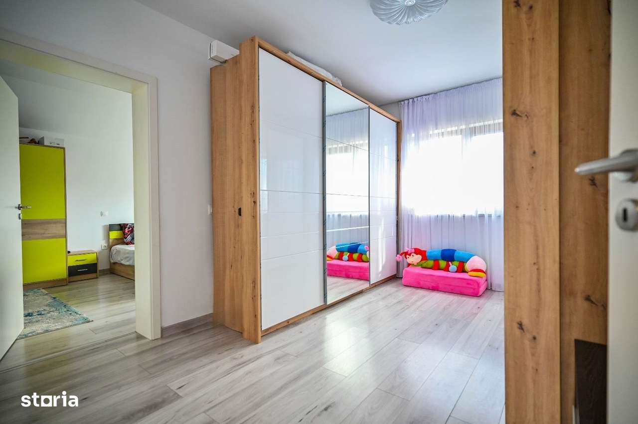 Casa individuală de vânzare Sânpetru, 5 camere, garaj, foișor, curte-10