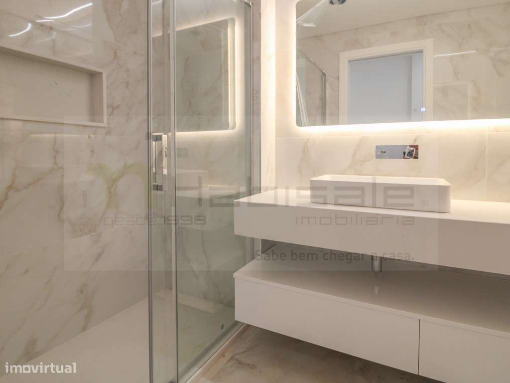 T3 com Terraço e Jacuzzi 5 minutos da praia - Grande imagem: 5/36