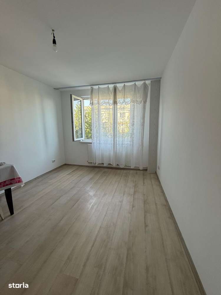 Garsonieră de vânzare – 29 mp, etaj 3/4 - Imagine principală: 3/6