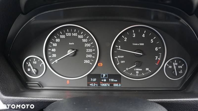 BMW Seria 3 330i xDrive - 37