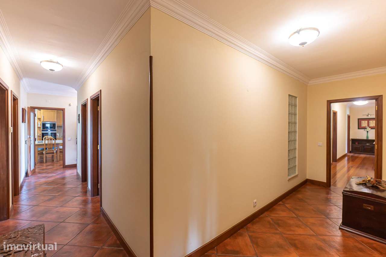 Quinta T4+1 , Moradia Térrea, 4.500 m² Terreno,  Privacidade Total-20