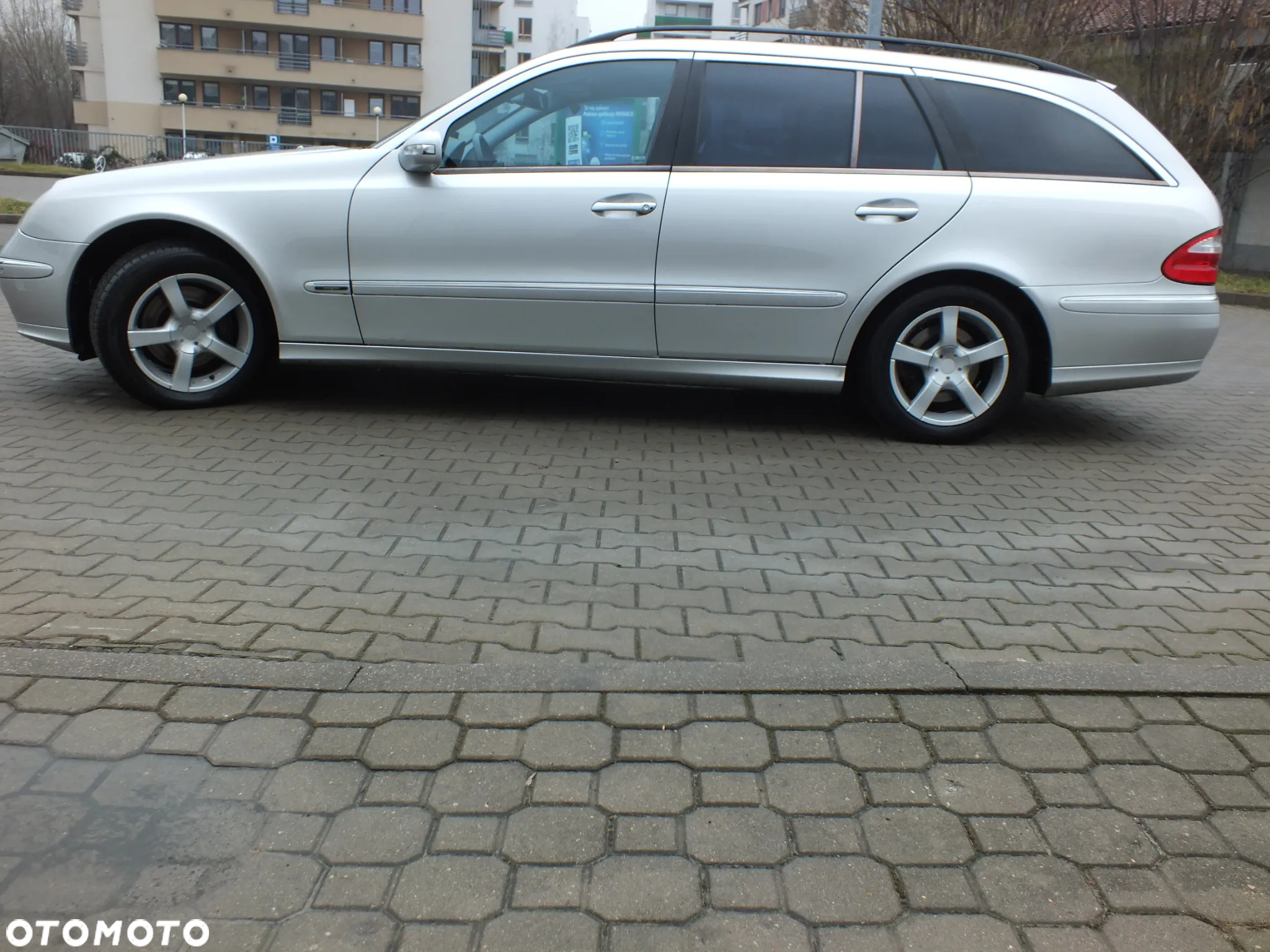 Mercedes-Benz Klasa E 320 CDI T Avantgarde - 3