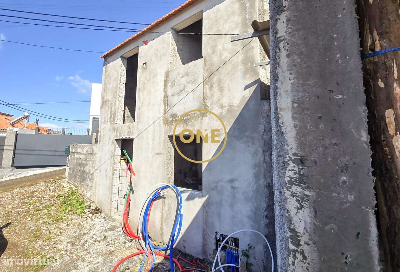 Moradia T2 + T1 - Grande imagem: 3/25