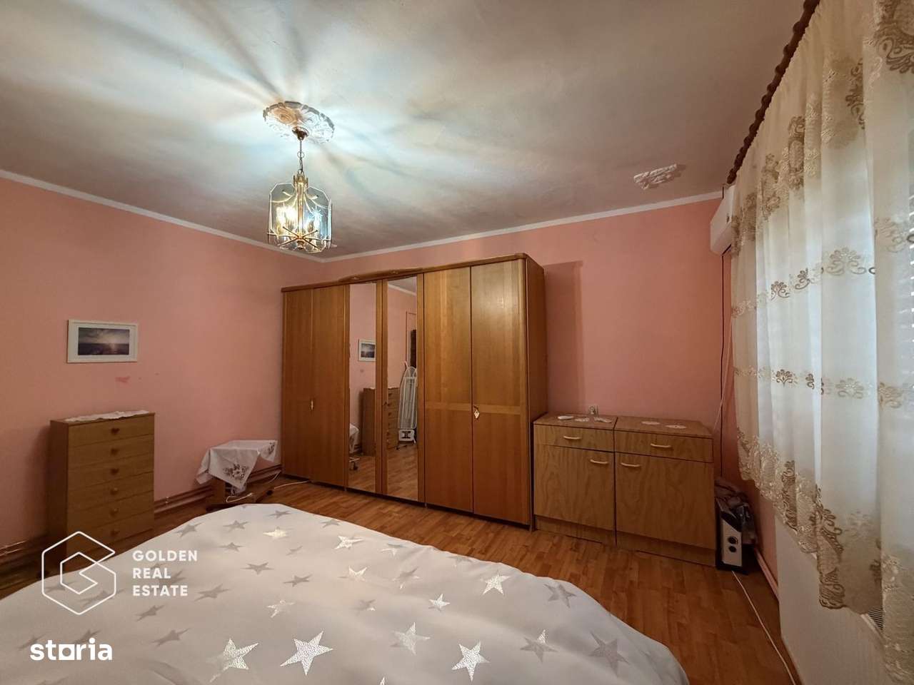 Casa cu doua corpuri de cladire in Gradiste-2