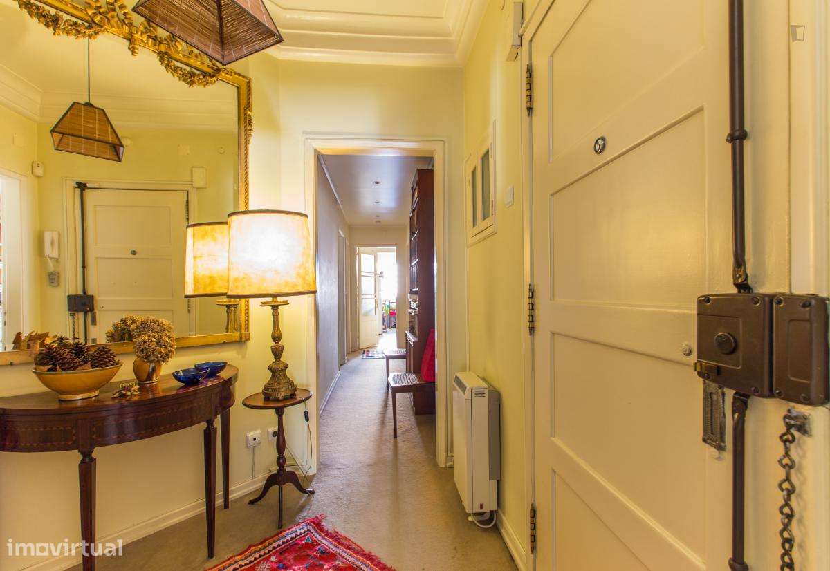 Quarto - localizado em São Sebastião Lisbon - Grande imagem: 2/7