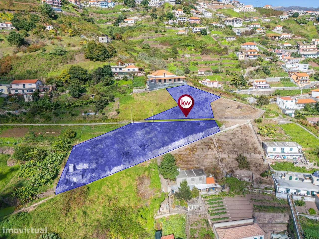 Oportunidade Única: Terreno com Construção em Curso e Vista Deslumbran-12