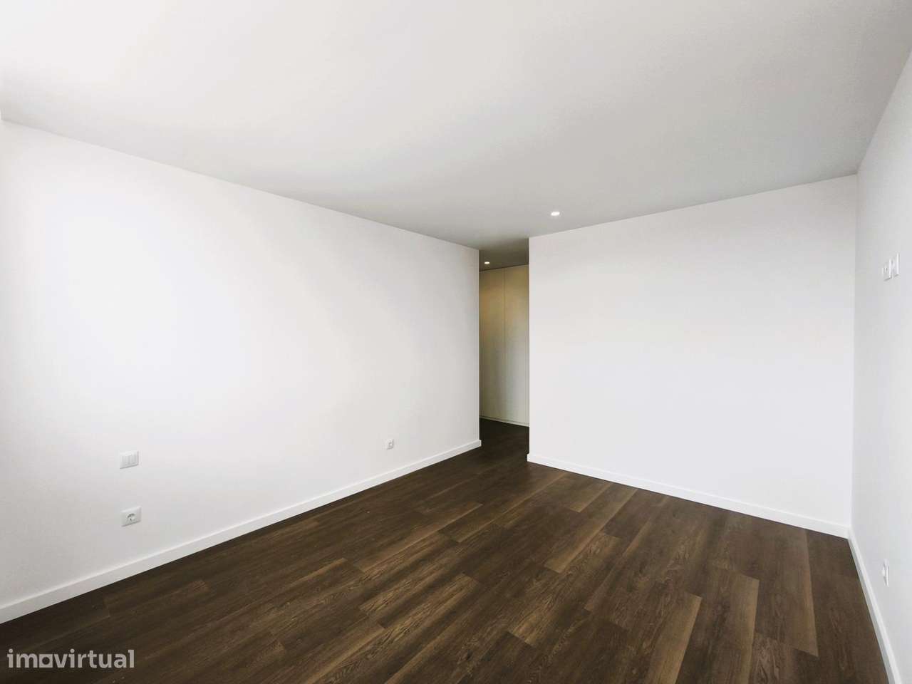 Apartamento T4 Novo (com Terraço e Centro Cidade)-32