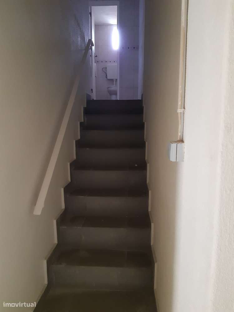 Armazém, Loja, Escritórios, Fabrico e Log. - Lic. Indústria e Comércio-23