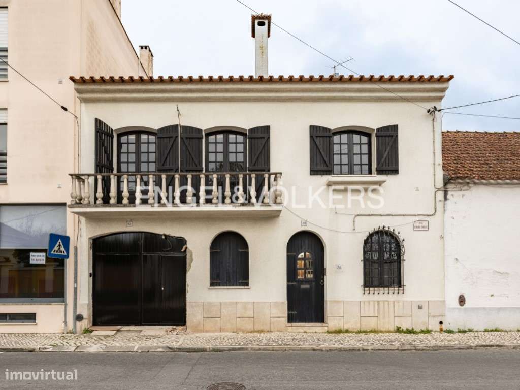 Excelente moradia T6 com AL situada no centro de Almeirim-35